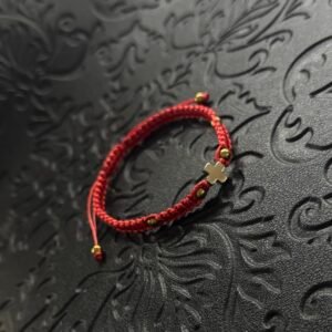 Плетени гривни с кръст